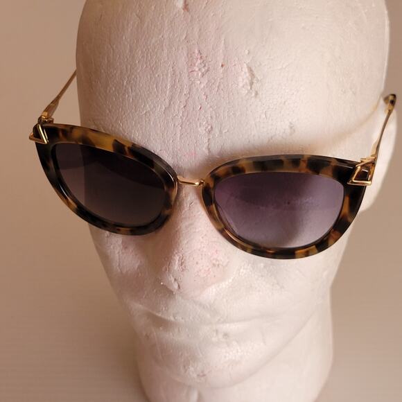 SONIX Sunglasses Women\'s Melrose Cat Eye Tortoise Plastic frame